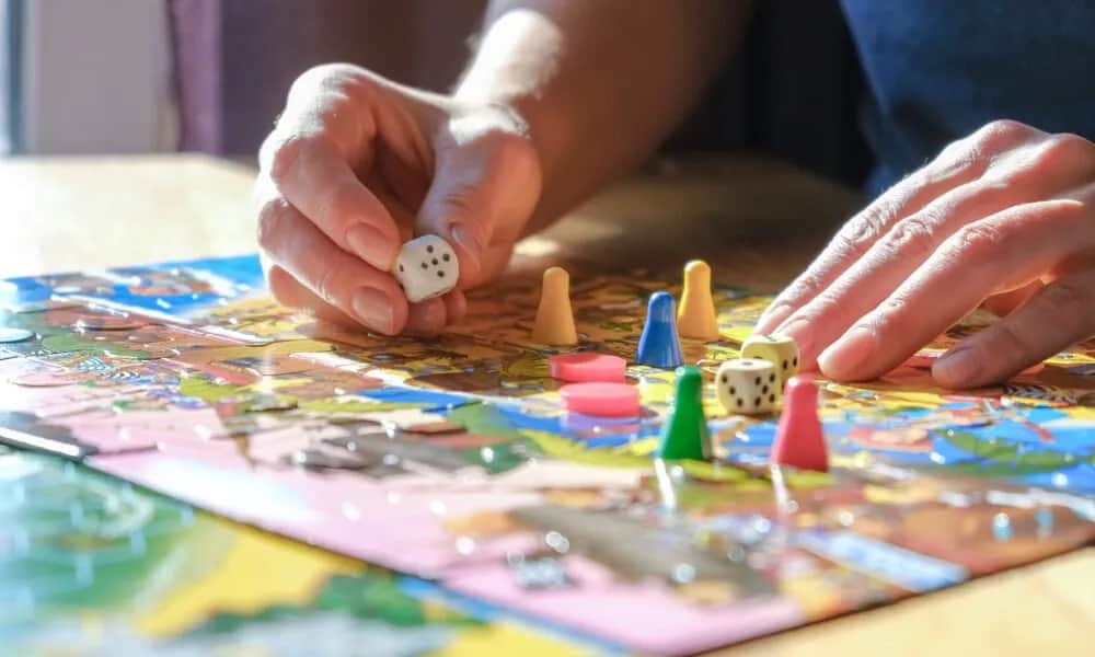 Gry integracyjne dla młodzieży, które rozweselą i zbliżą do siebie